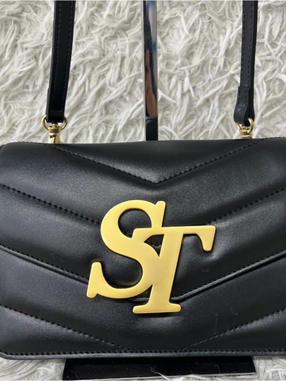 Samantha Thavasa Black Leather Quilted Shoulder Bag with Gold Logo